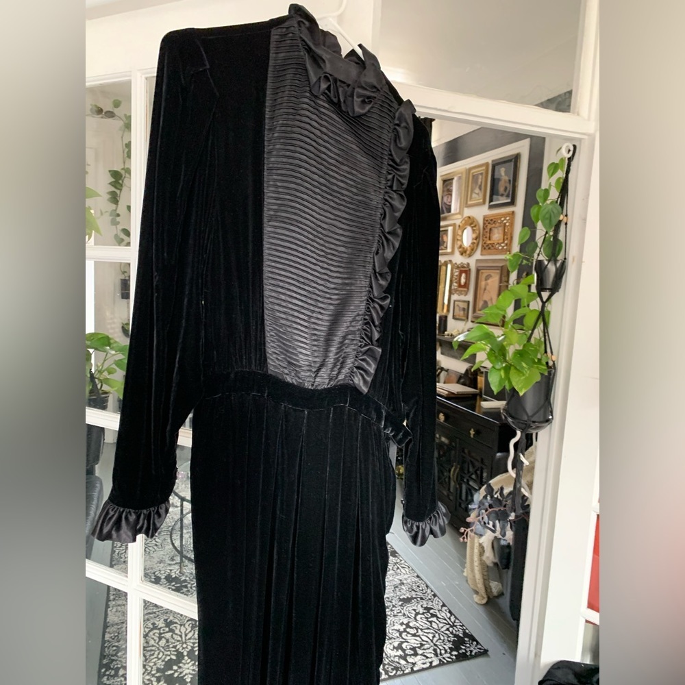 Real vintage (about 60 years) Velvet Midi Dress with Ruffle Trim - Picture 5 of 10